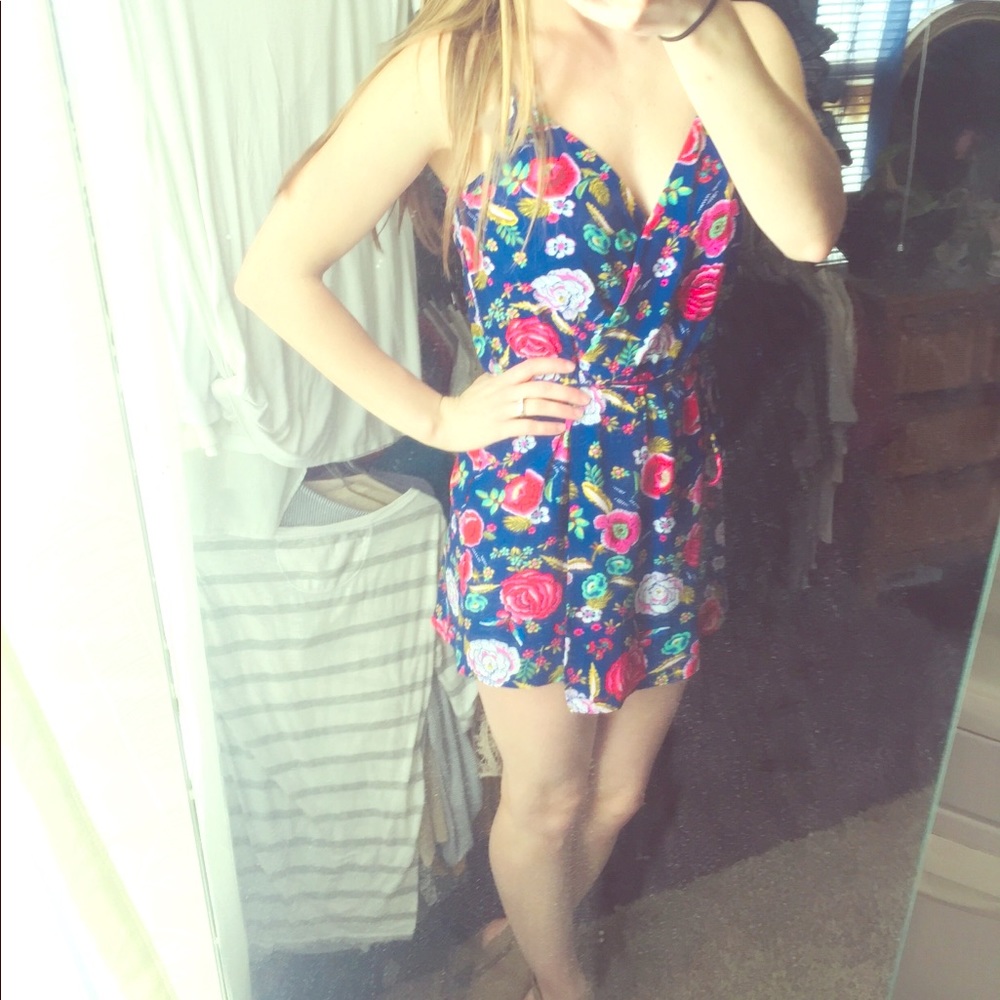 🌹Beautiful Royal Blue Floral Romper